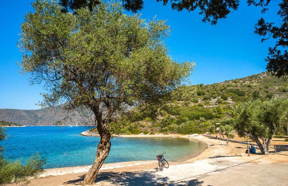 Loutsa Waterside in Vathy view 3