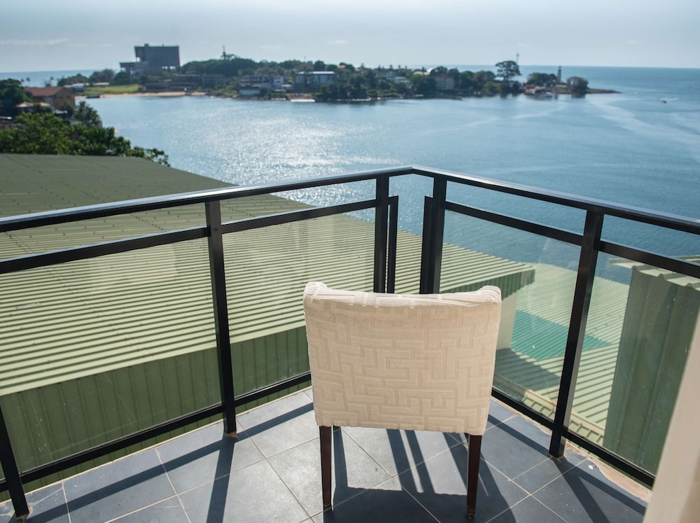 Golden Tulip Essential Kimbima Freetown