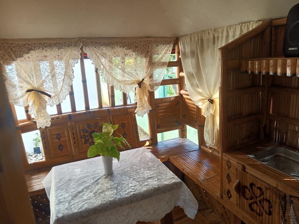 Room-aremen Transient, the no Hassle and