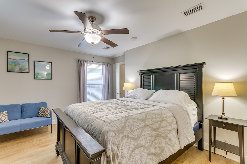 Charming Pensacola Home Rental: 2 Mi to Beach! view 5