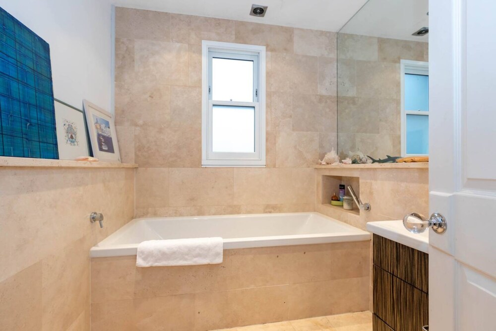 Gorgeous 4 Bedroom Family Home Next to Clapham Common