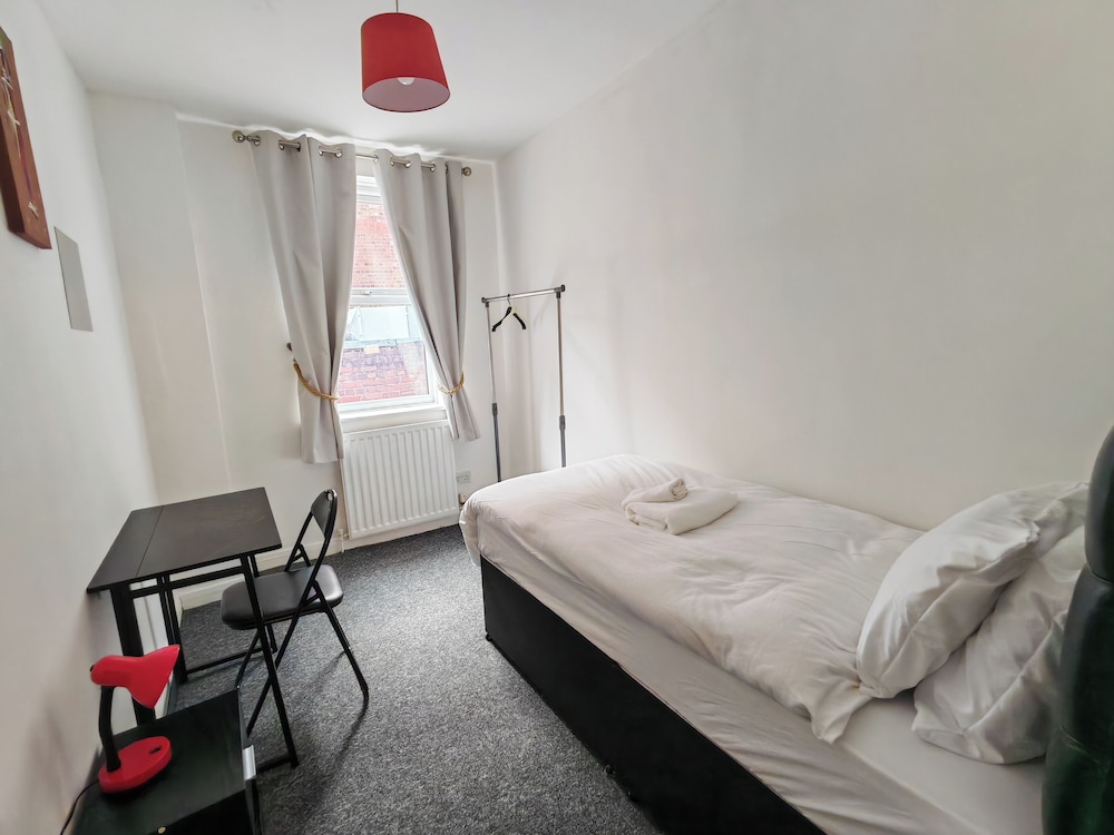Central Wolverhampton Stay