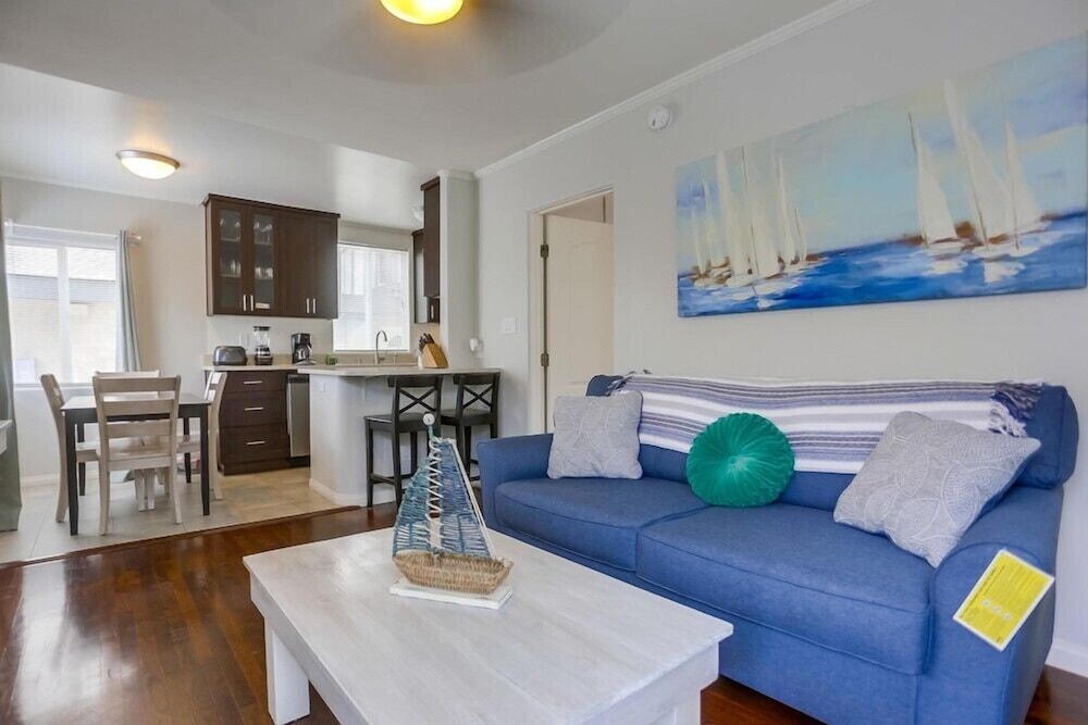 Manhattan Shores 1C