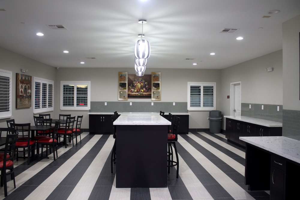 Grand Villa Inn & Suites Chinatown