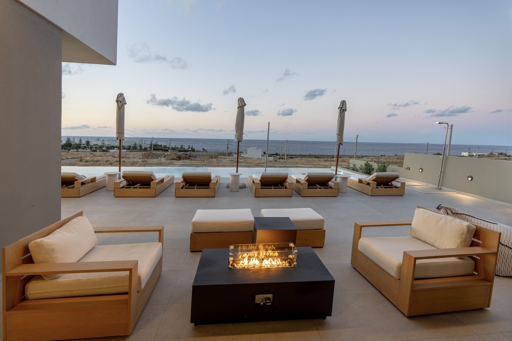 Villa Luxury Heaven - With Heated Pool