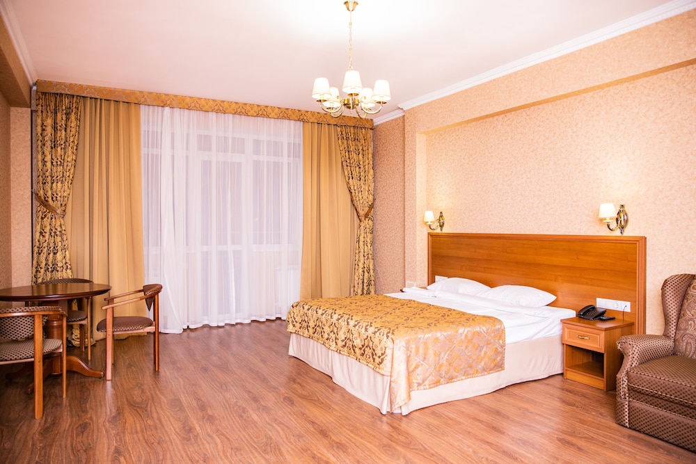 Hotel Liberty Fly