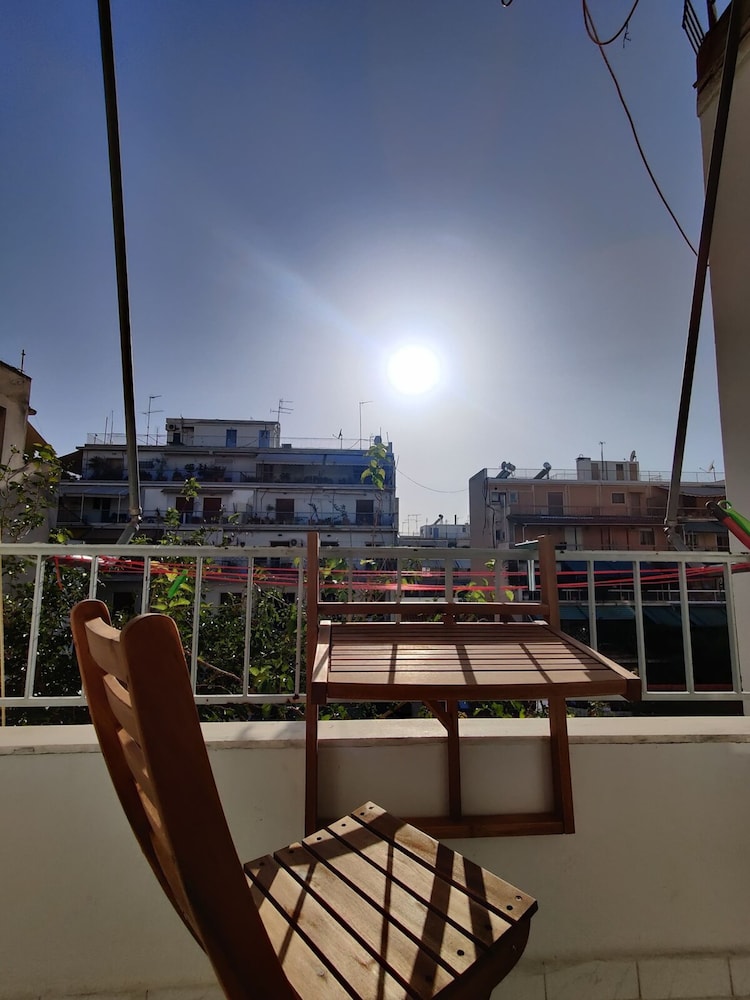 Cosy 1BR Apt With Balcony in Vibrant Exarcheia
