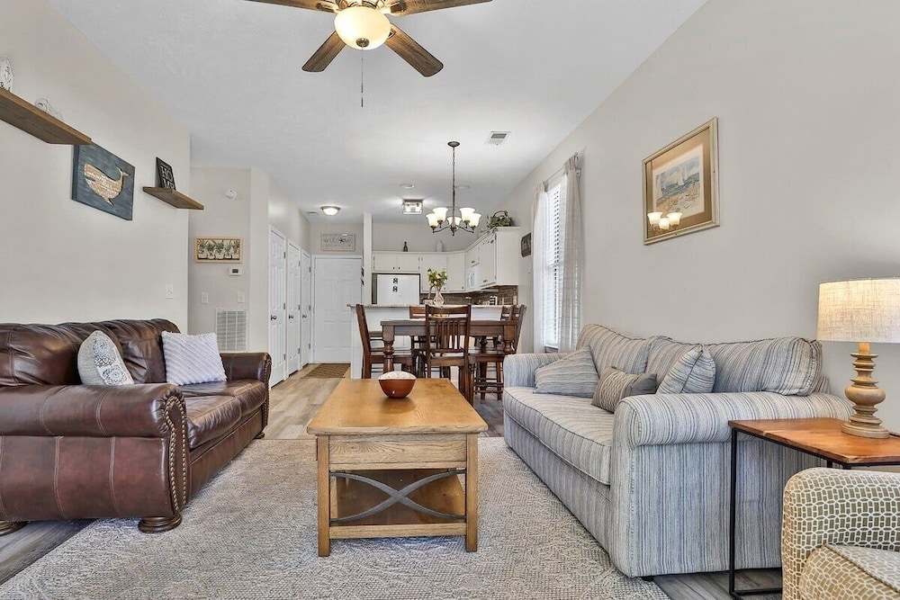 River Oaks 57b 2 Bedroom Condo