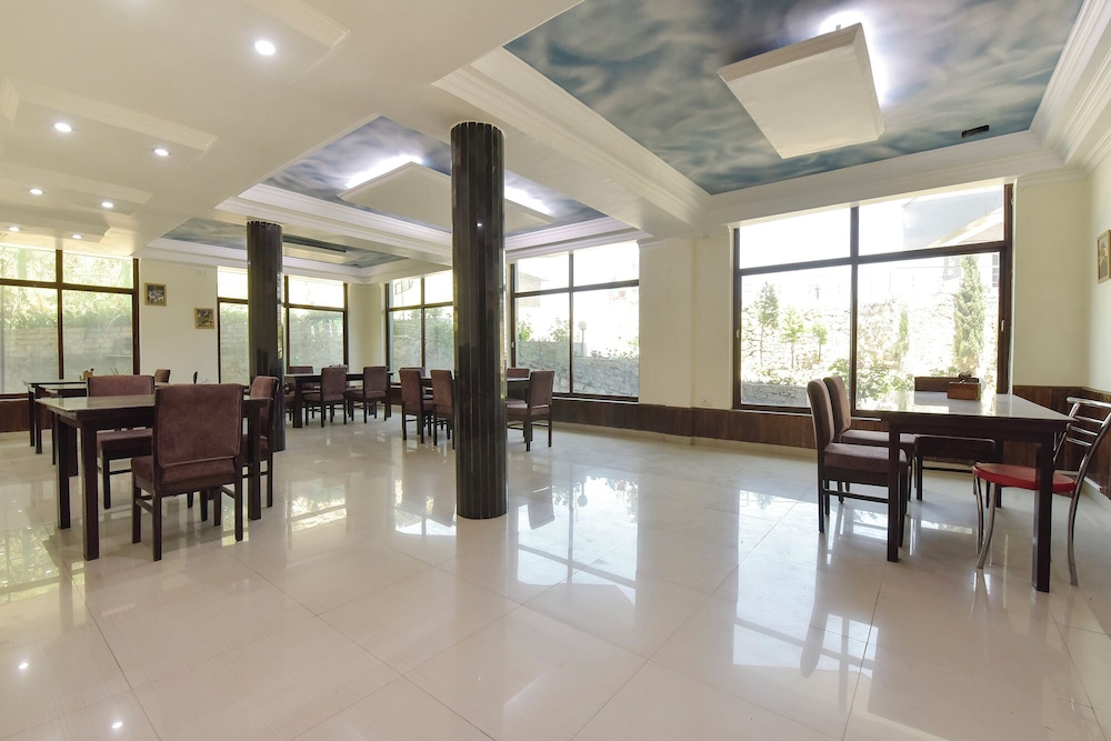 Fabhotel Burans Residency