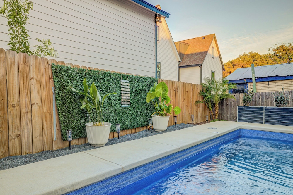 New Build, Private Pool, Near Pearl/riverwalk