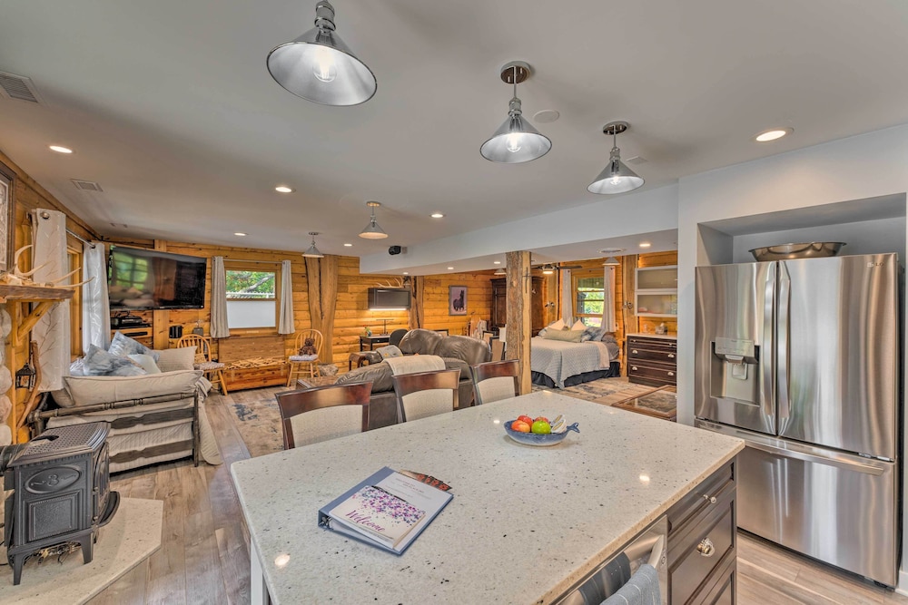 Cozy Wisconsin Studio, 11 Mi to Lake Geneva! view 4