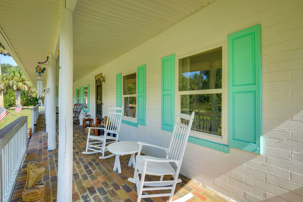 Private 3-acre Retreat w/ Game Room in Bunnell!