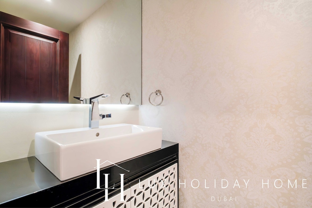 LUX The Burj Khalifa View Garden Suite