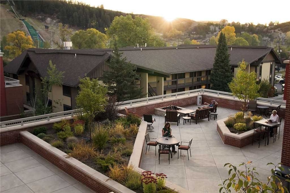 Howelsen Place H307a - Property Image 2