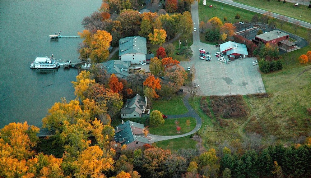 Paddle Wheel Inn