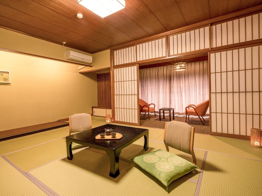 Ooedo Onsen Monogatari Premium Yoshinoya Irokuen