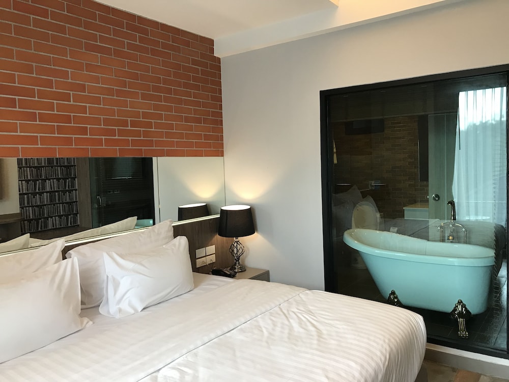 V20boutique Jacuzzi Hotel 2