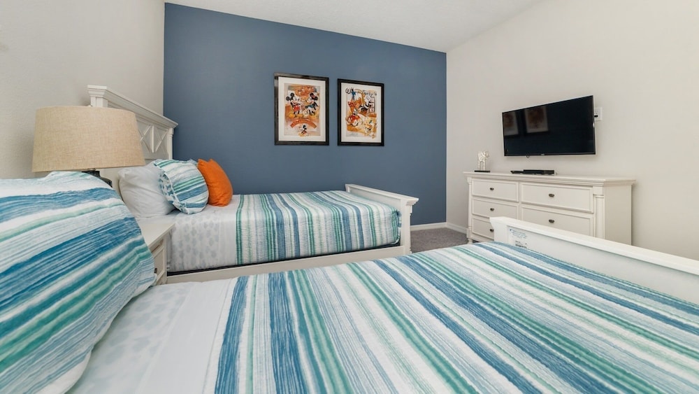 Solara Resort 4 Bedroom Home with Private Pool 4 Home