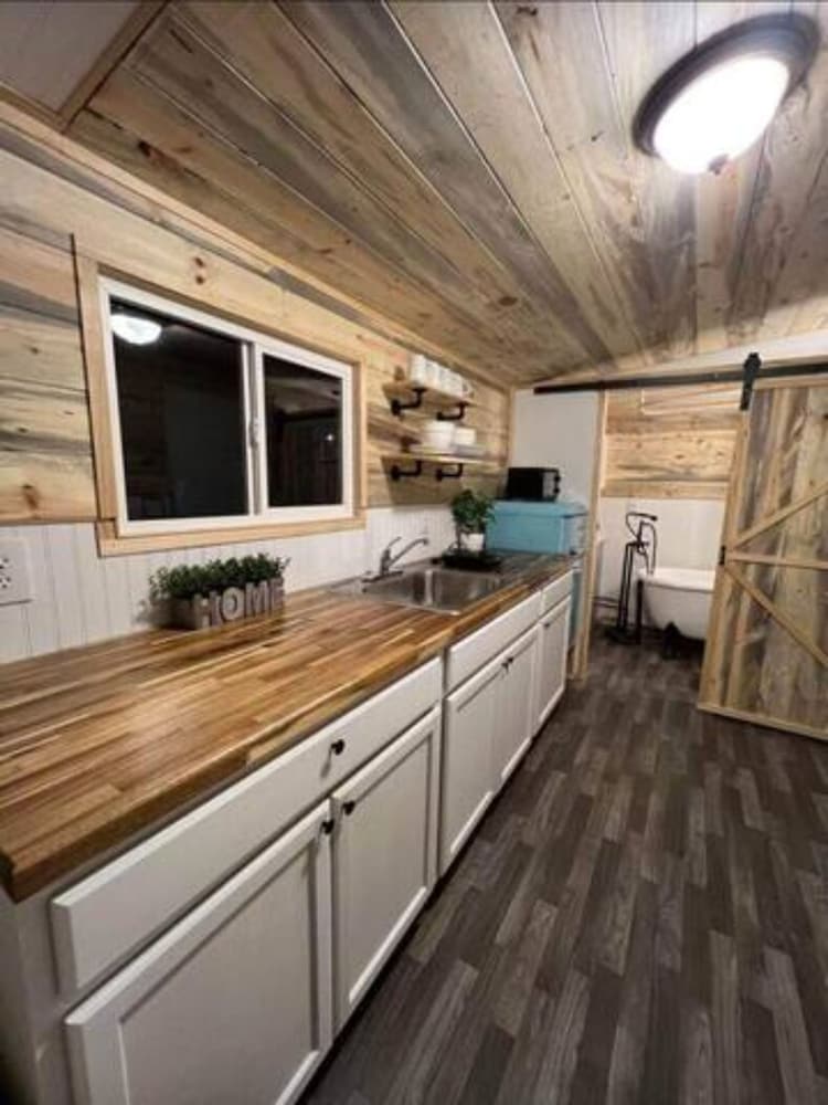 Enchanting Getaway Farmhouse and Tiny House Duo view 4