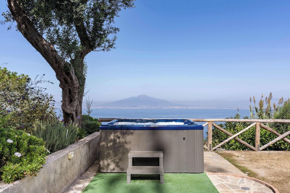 Giulia 1 Villa Apartment Shared Pool Sea Views