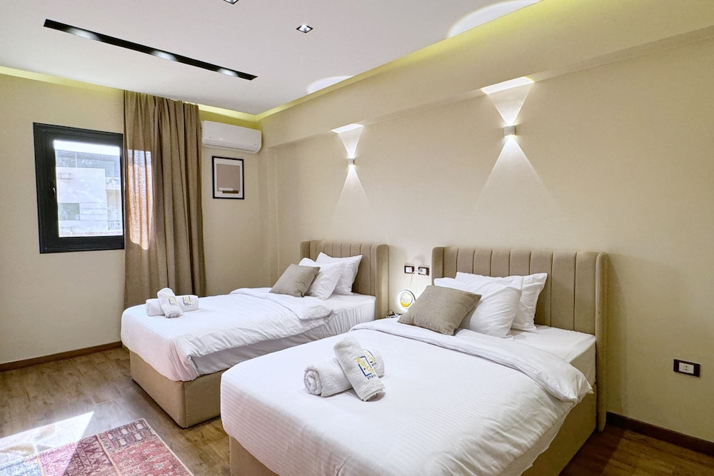 The Built-up 2 BDR Condo 15 min to CAI Airpt