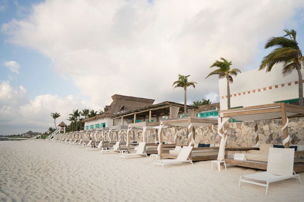 2BD Riviera Maya Ocean View w Luxurious Resort