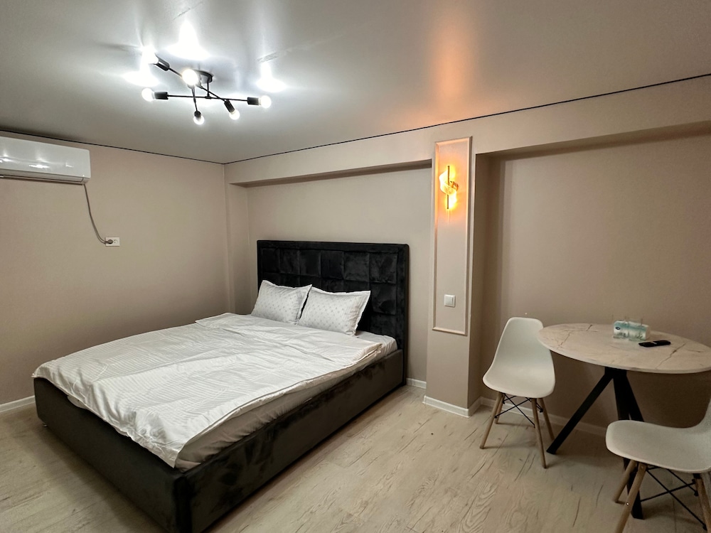 Riviera Hotel