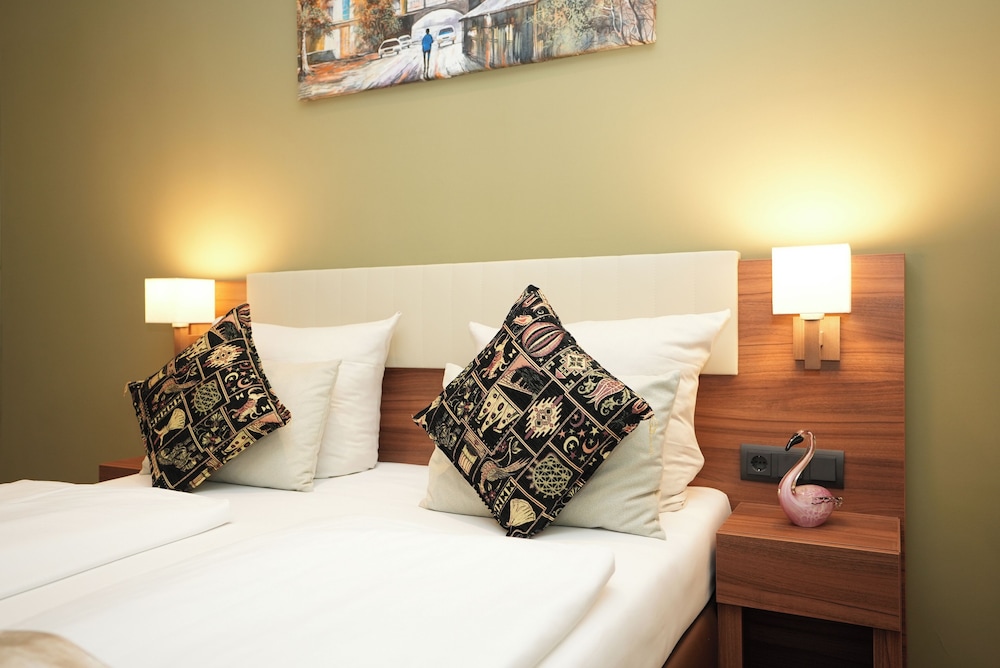 Frankfurt Vacations - Hotel Attache - Property Image 133