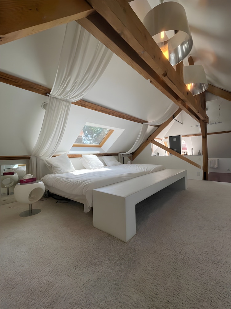 Estate in Saint-pavace Near Le Mans Circuit