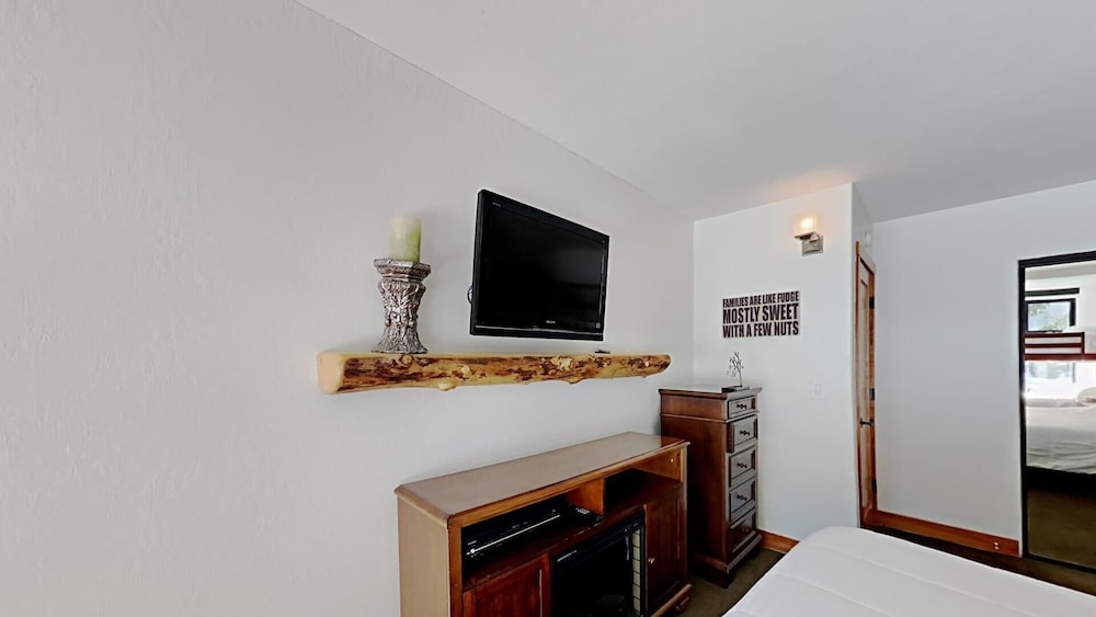 Renovated Condo Across the Street from Mountain Biking Trails! by RedAwning view 4