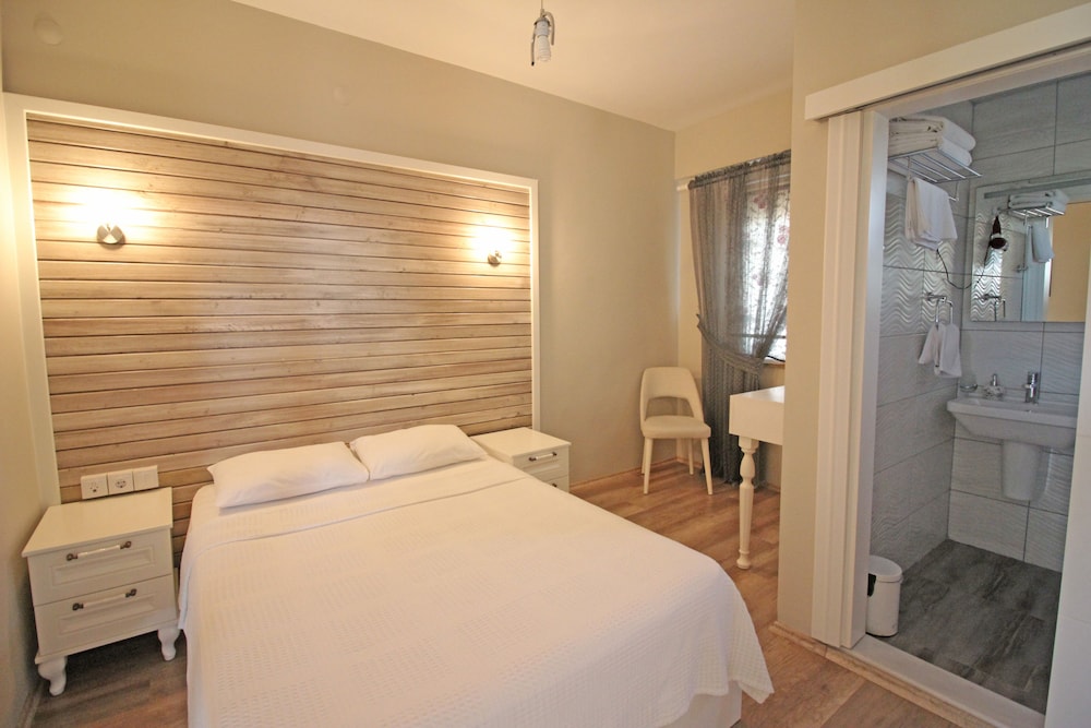 Karina Vineyard Evi - Image 36