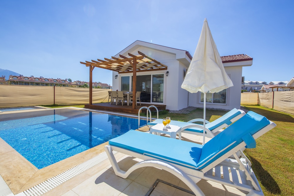 SunTeos Villa Suites - Image 13