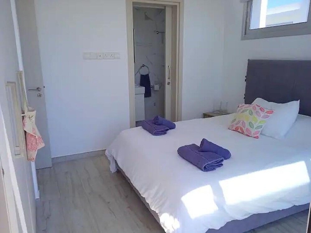 Beautiful Detached Modern Villa With Pool view 3