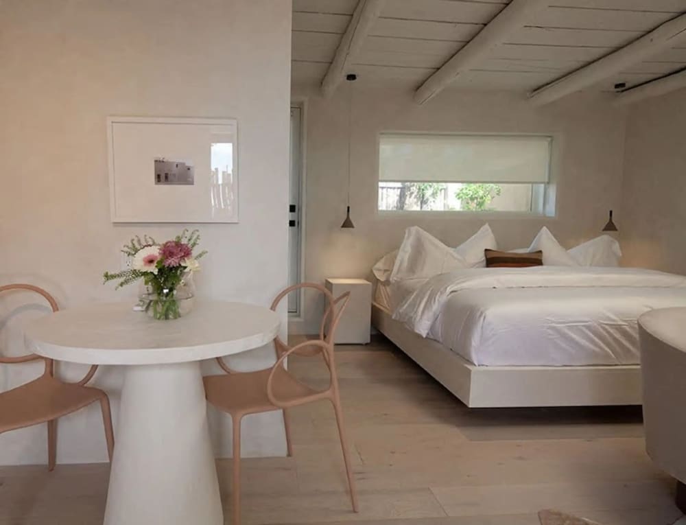 Palace Modern Residences at the Railyard