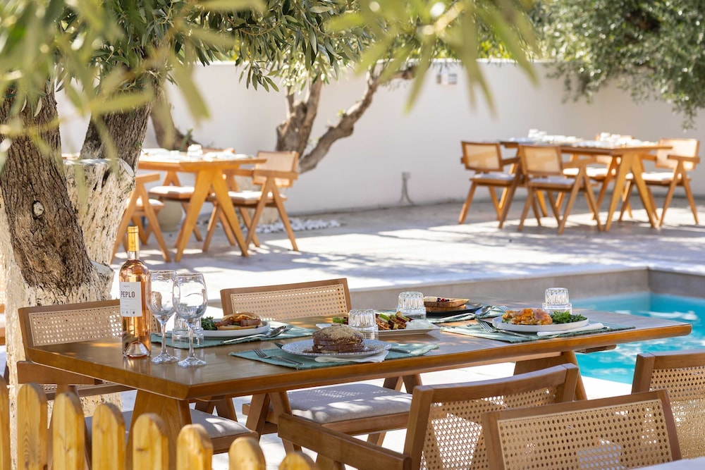 Eneos Boutique Residence - Koroni Garden Jewel