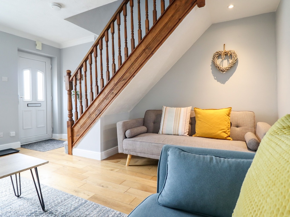 4 Plas Newydd