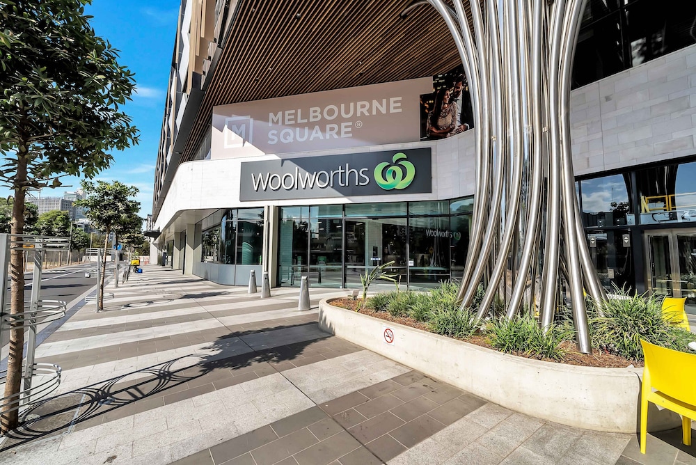 Melbourne Square Apartments