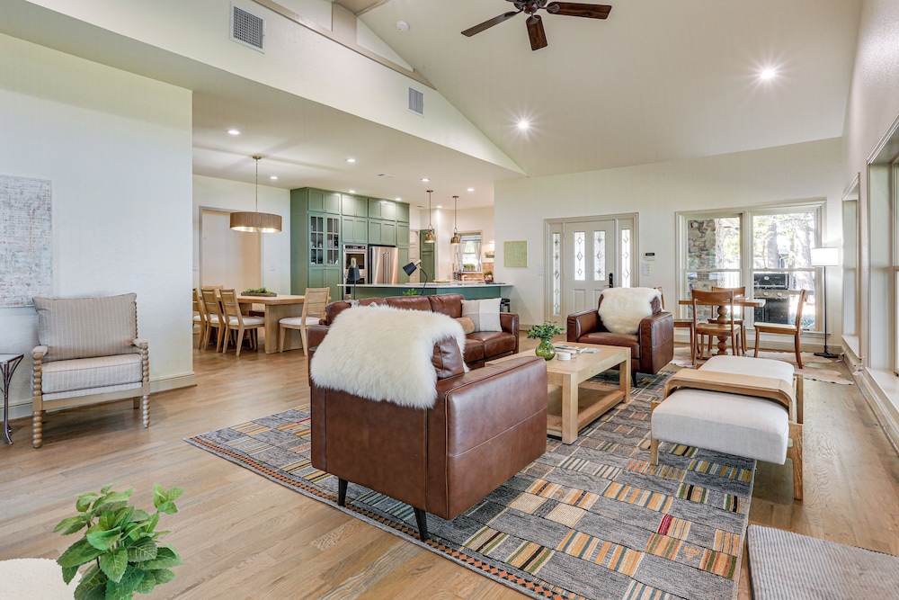 Family Friendly! Lakefront Escape in Pottsboro