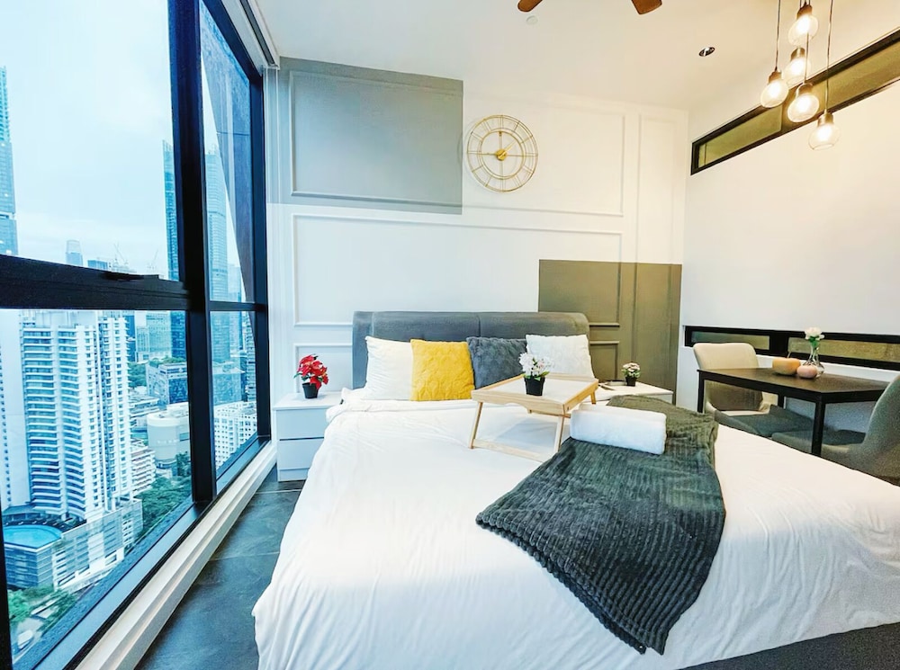 Scarletz Suites KLCC by Purple Orchid