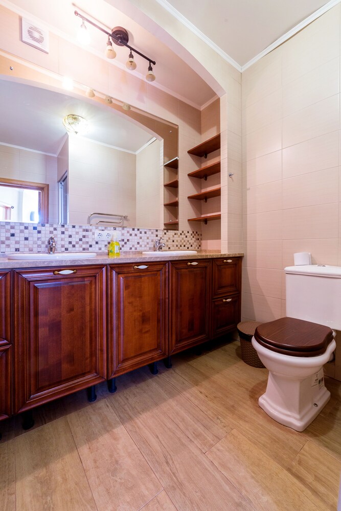Clever House Apartments