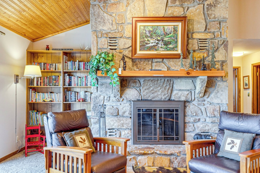 Smoky Mtn Views: Spacious Home Near Nat'l Park!