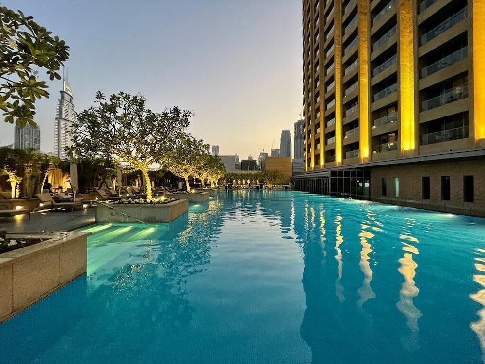 Lux BnB Address Dubai Mall Skyline Views
