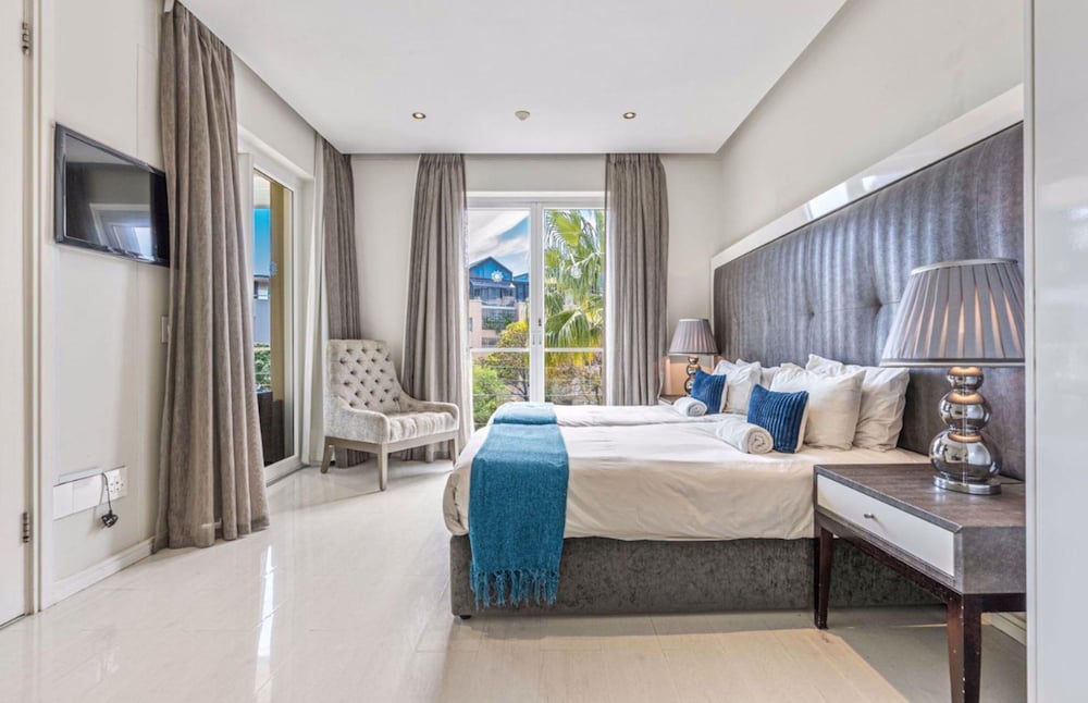 Canal View Two Bedroom Luxury Apartment - 709