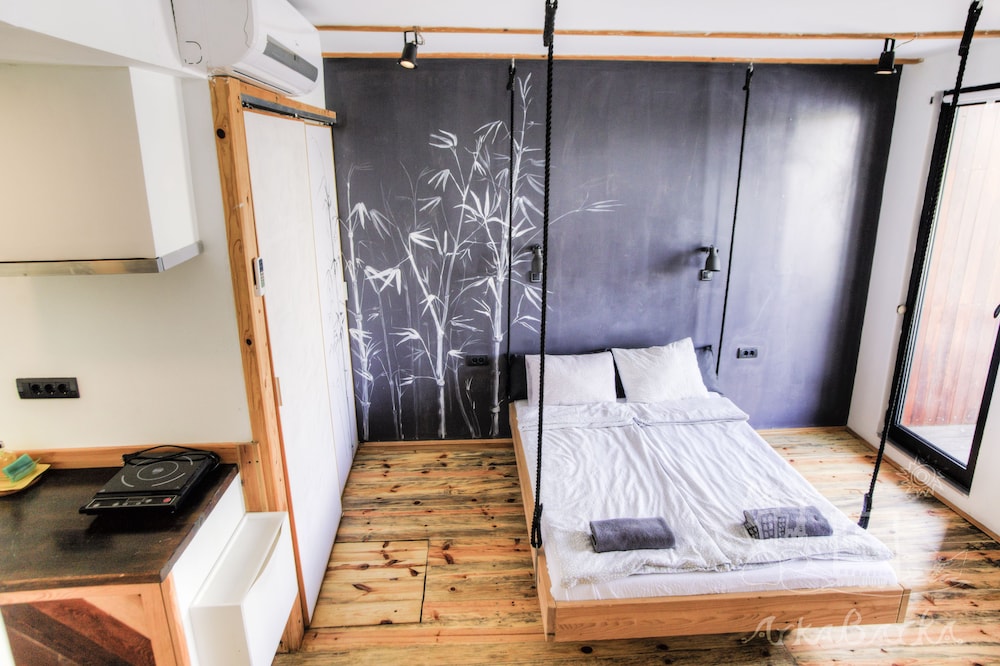 ArkaBarka Floating Hostel and Apartments