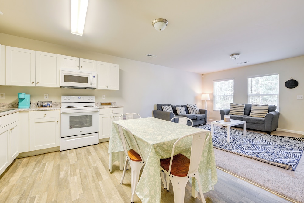 9 Mi to Shore: Family-friendly Sunset Beach Home