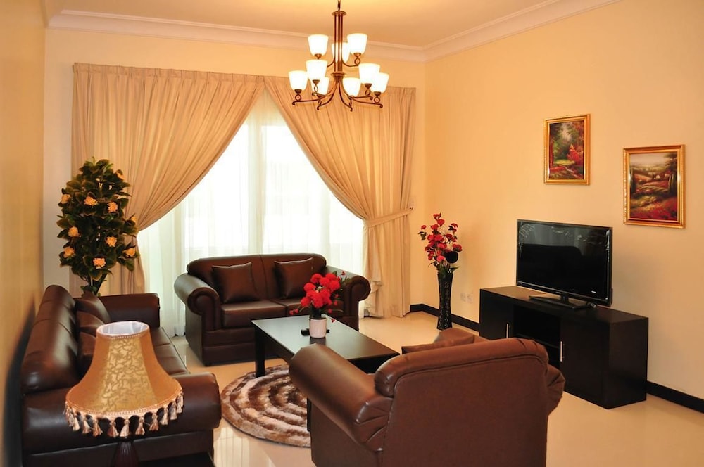 Golden Treasure Tower Family Apartment