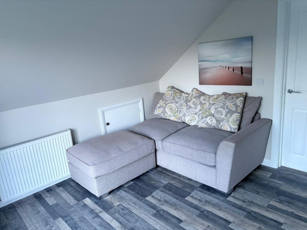 Lisburn - 1 Bedroom - Sleeps 2 - Street Parking