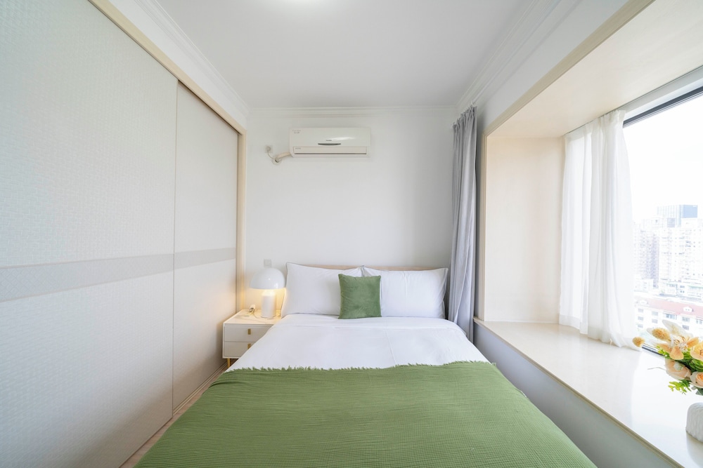 Tyms Modern 2BR APT Xujiahui Dacheng