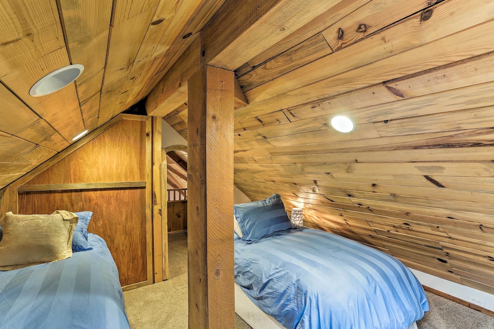 Peaceful Shasta Cascade Getaway on 15-acre Ranch!