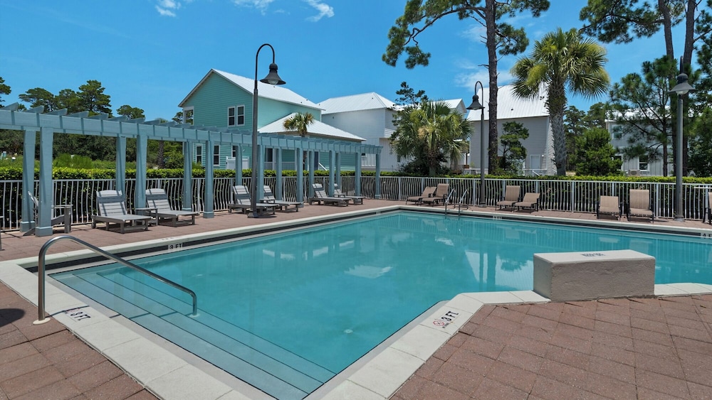 Spacious 4BR With 2 Master Suites, Golf Cart, .3 Miles to Beach - Sleeps 15
